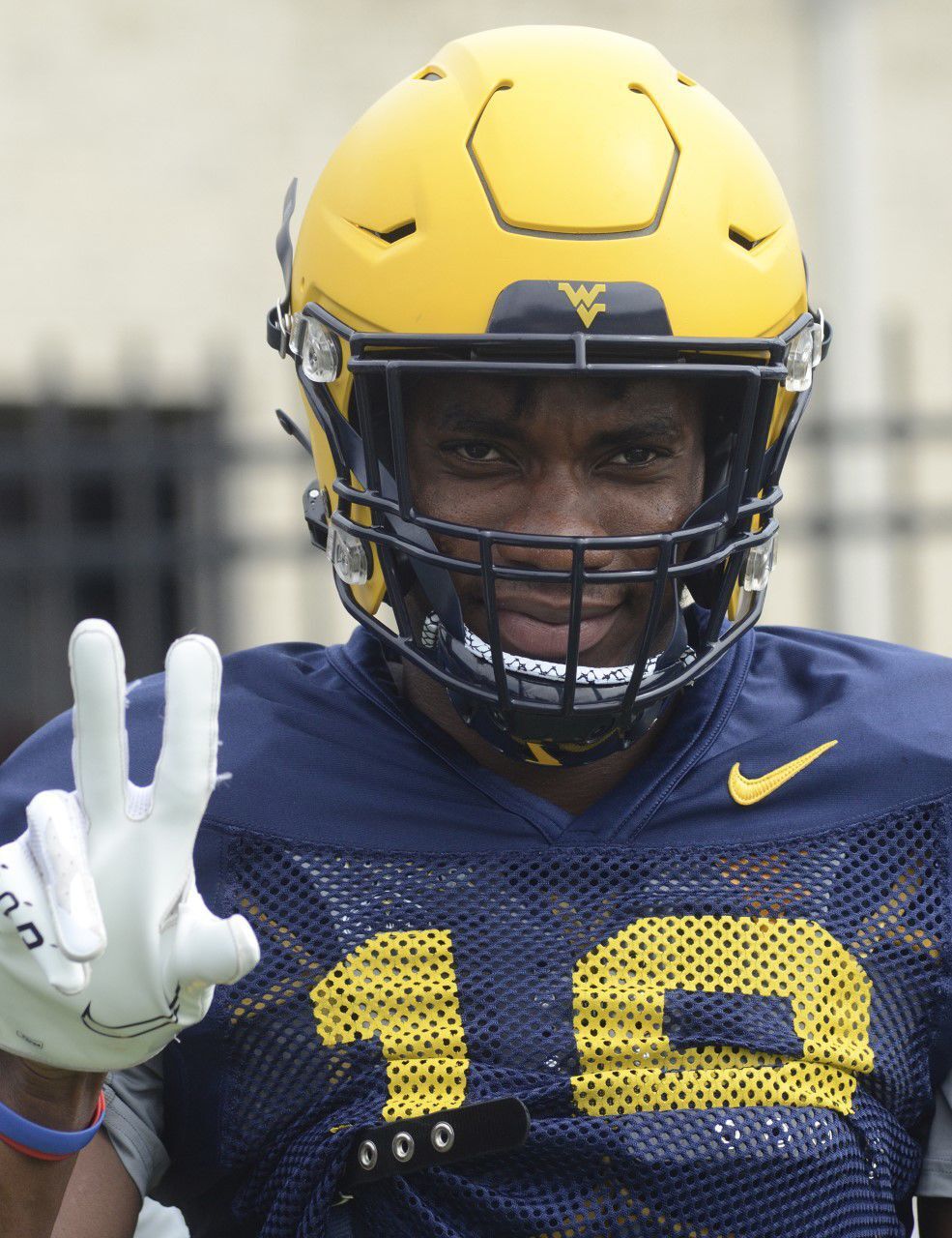 20210829-gm-resident-Joseph Udoh waves.jpg